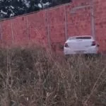 Homem é morto a tiros dentro de carro na parte alta de Corumbá