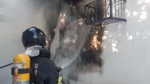 Leia mais sobre o artigo Princípio de incêndio em transportadora mobiliza equipe do Corpo de Bombeiros em Corumbá