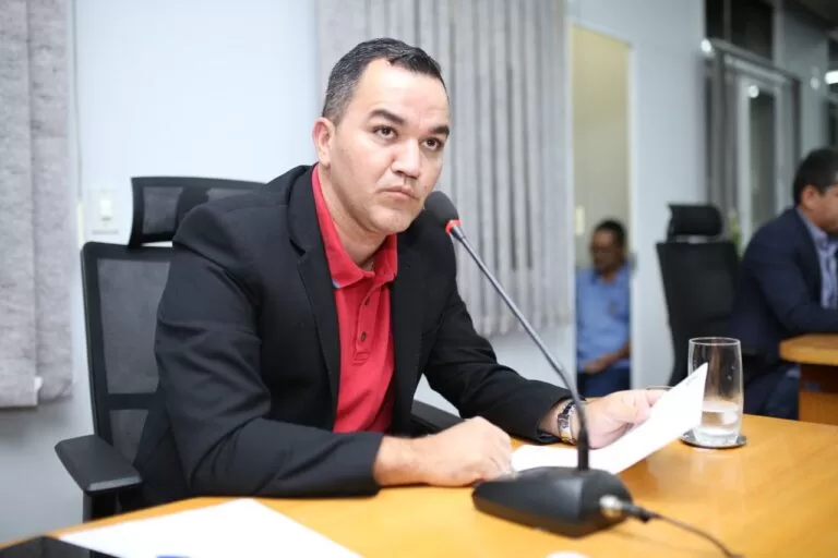 Vereador sugere estudos para implementação do vale de refeição a servidores municipais