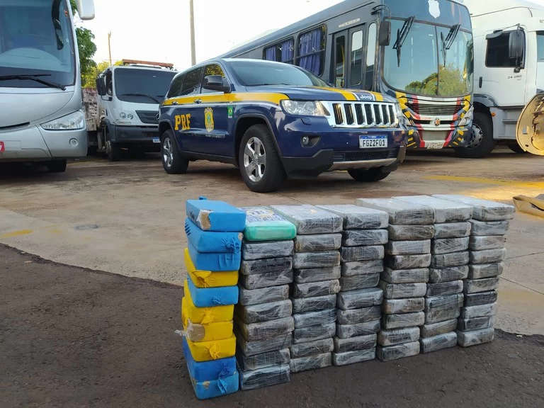 Você está visualizando atualmente PRF apreende 76 Kg de cocaína em Campo Grande