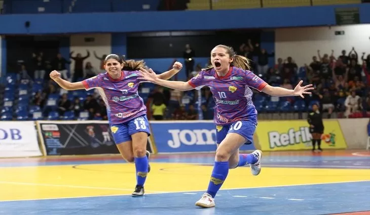 Você está visualizando atualmente Jogando em casa, equipes de MS avançam na Taça Brasil de Futsal feminino e contam com o apoio da torcida