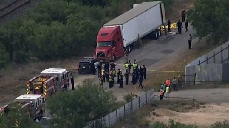 Mais de 40 corpos são encontrados dentro de caminhão nos Estados Unidos