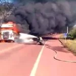 Caminhão pega fogo na BR-262 e mobiliza equipes do Corpo de Bombeiros em Corumbá