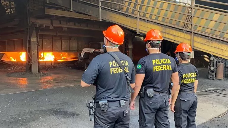 Polícia Federal de Corumbá faz incineração de 670 kg de cocaína