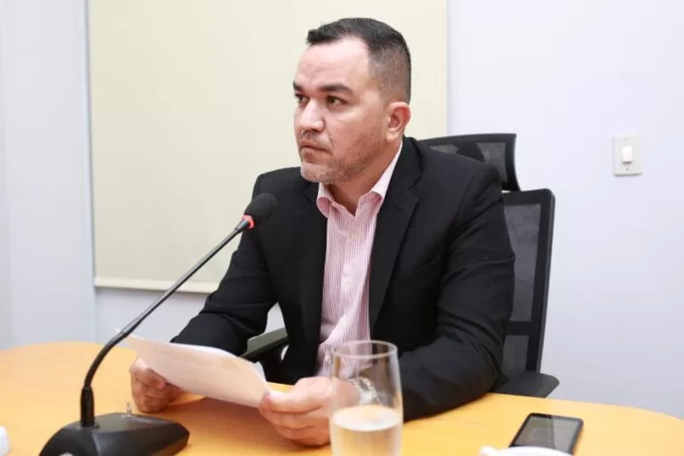 Vereador reforça a necessidade de pavimentação da Rua República do Paraguai