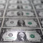 Dólar salta a R$ 5,43 com investidores à espera de recessão