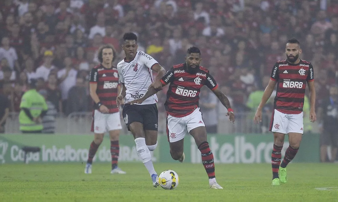 No momento, você está visualizando Copa do Brasil: Flamengo pressiona, mas Athletico-PR segura empate