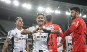 Leia mais sobre o artigo Atlético-MG vence Botafogo e lidera momentaneamente o Brasileirão