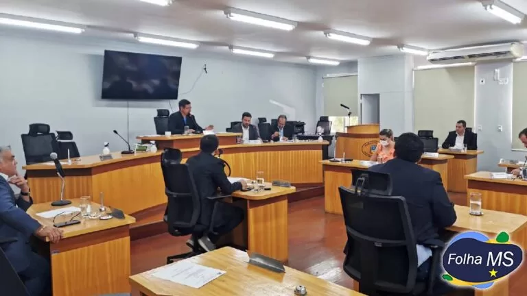 Após reação de categoria, Câmara prorroga prazo da lei sobre transporte por aplicativo em Corumbá