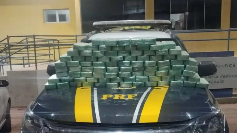 PRF apreende 92 quilos de cocaína e prende cinco pessoas na BR-262
