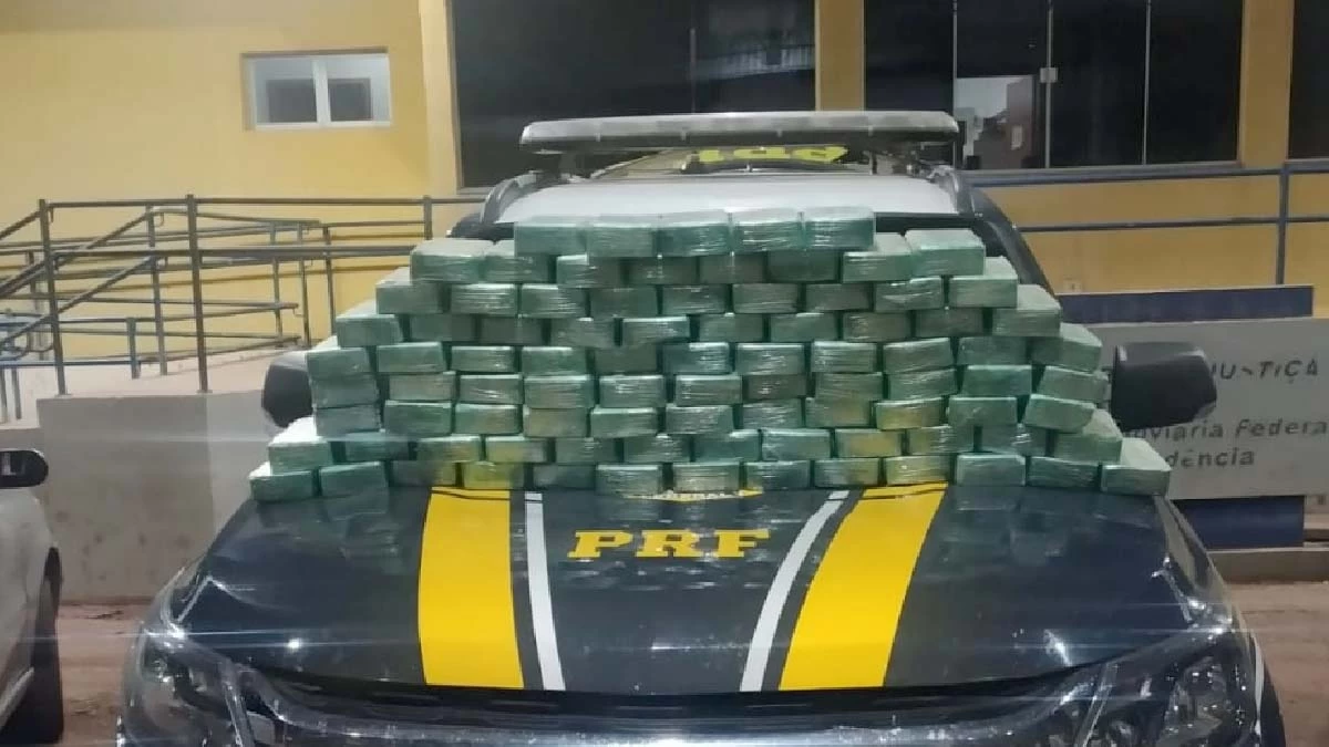 Você está visualizando atualmente PRF apreende 92 quilos de cocaína e prende cinco pessoas na BR-262