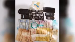 Leia mais sobre o artigo Força Tática de Corumbá prende dois homens por violência doméstica e tráfico de drogas