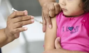 Leia mais sobre o artigo Vacinação contra sarampo está abaixo da meta, diz Ministério da Saúde