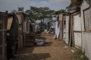 Leia mais sobre o artigo Pobreza chega a recorde de quase 20 milhões nas metrópoles brasileiras