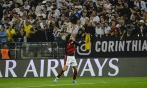Leia mais sobre o artigo Libertadores: Fla bate Corinthians com gols de Arrascaeta e Gabriel