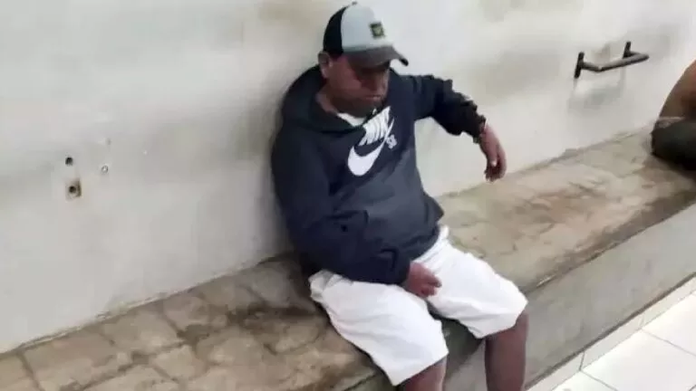 Homem mata esposa a facadas e fica 4 dias com corpo dentro de casa em Campo Grande