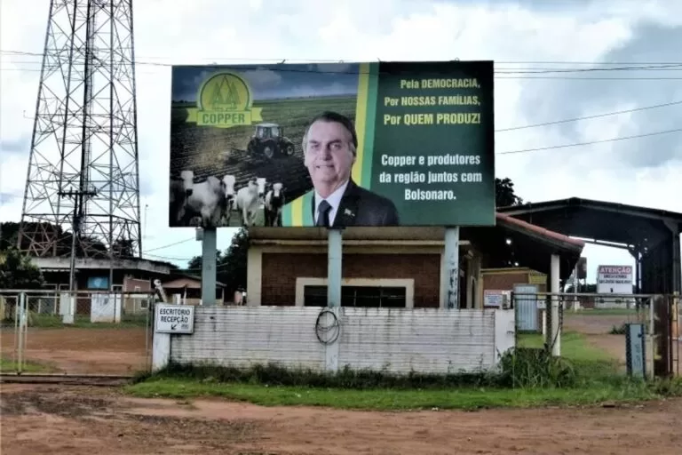 Outdoor pró-Bolsonaro rende multa de R$ 5 mil para cooperativa em MS