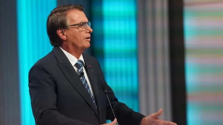 Bolsonaro ignora Riedel e em rede nacional pede voto para Capitão Contar