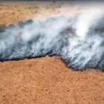 Incêndio no Pantanal forma cortina de fumaça na região de Porto Murtinho