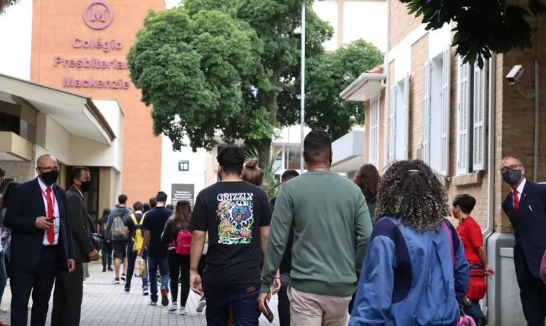 Estudantes nascidos em novembro e dezembro recebem nova parcela do Pé-de-Meia