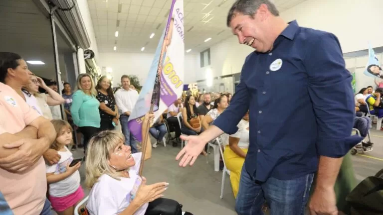 Eduardo Riedel assume compromisso com entidades e Pessoas com Deficiência