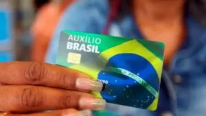 Leia mais sobre o artigo Beneficiários do Auxílio Brasil têm até sexta para atualizar dados