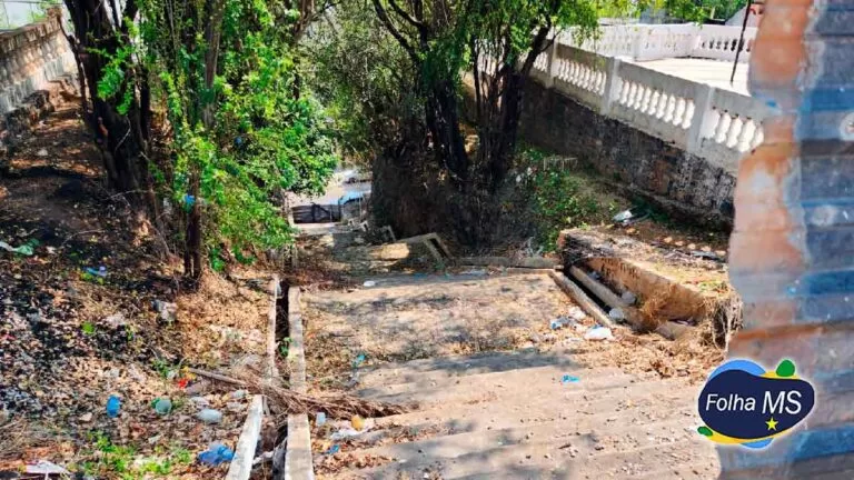 Vereador cobra Prefeitura por demora em conclusão de obras na Escadinha da XV