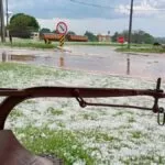 Chuva de granizo surpreende moradores e causa prejuízos em cidades de MS