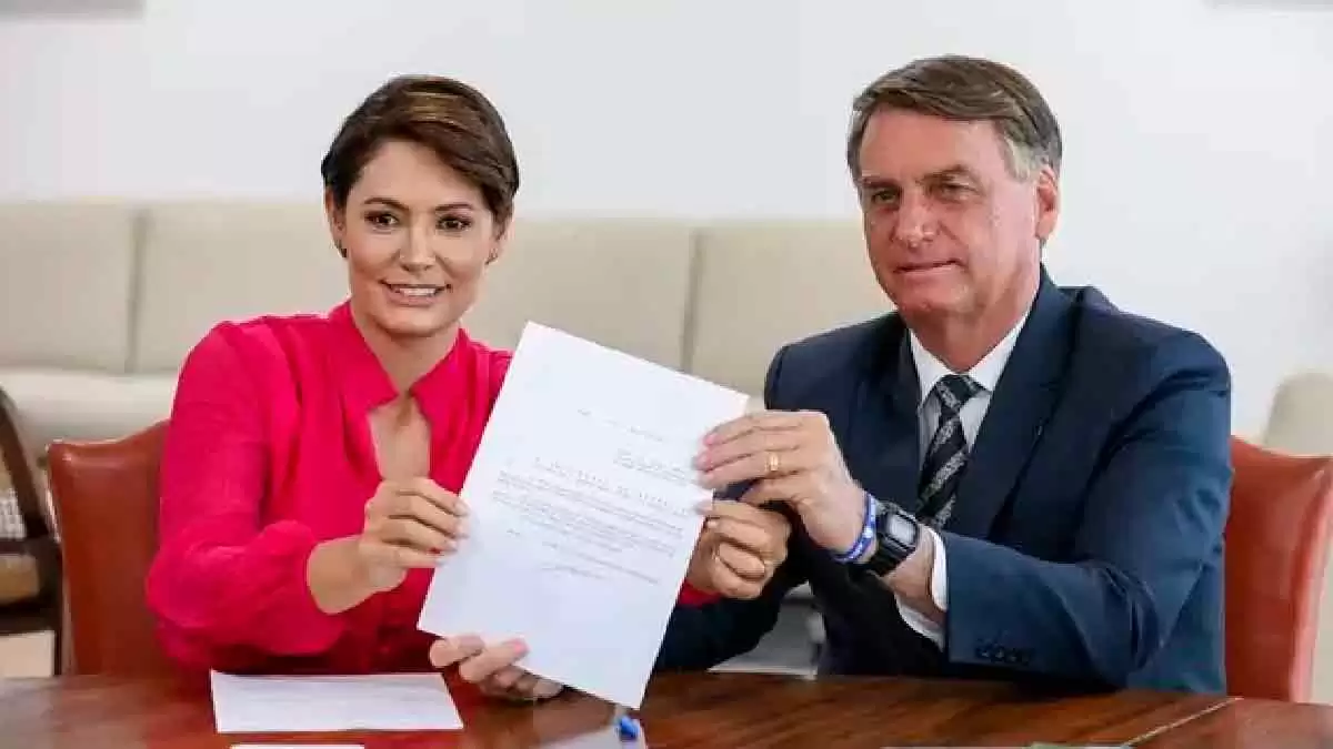 No momento, você está visualizando Suposta crise na “família tradicional” bolsonarista movimenta a web