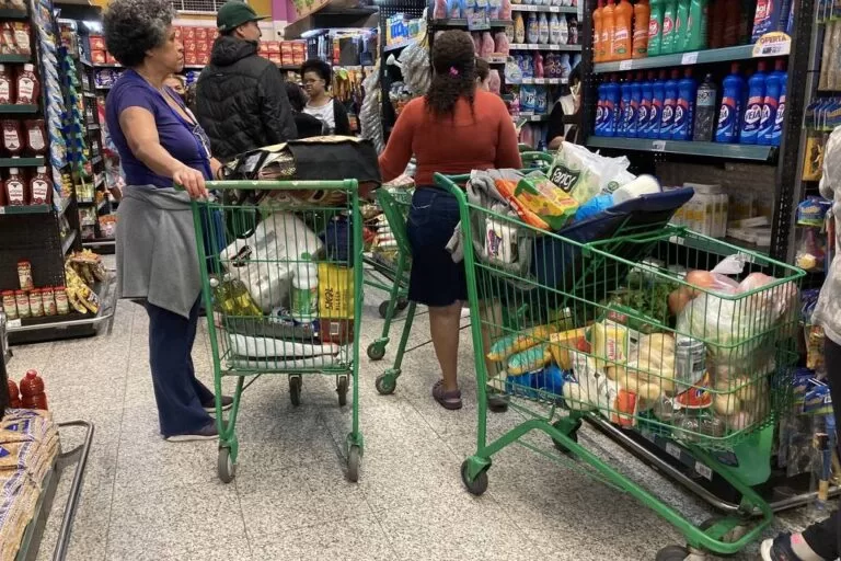 Inflação desacelera e prévia de junho fica em 0,26% com queda no preço dos alimentos