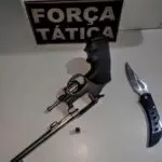 Força Tática prende homem flagrado com arma de fogo dentro de bar no Porto Geral