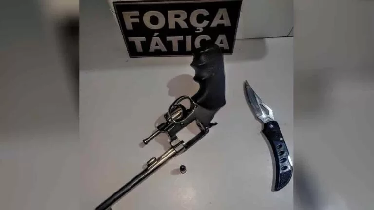 Força Tática prende homem flagrado com arma de fogo dentro de bar no Porto Geral