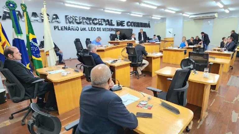 Câmara homenageia policiais por resgate de família que vivia em cárcere privado no Pantanal