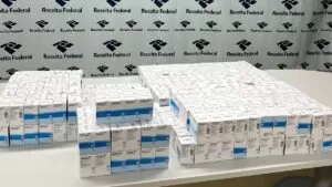 Leia mais sobre o artigo Secretaria de Saúde de Corumbá recebe 500 frascos de medicamento contraste da Receita Federal