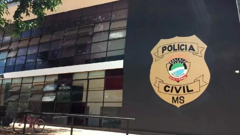 Polícia Civil apreende jovem por estupro de vulnerável em Corumbá após cumprimento de mandado judicial.