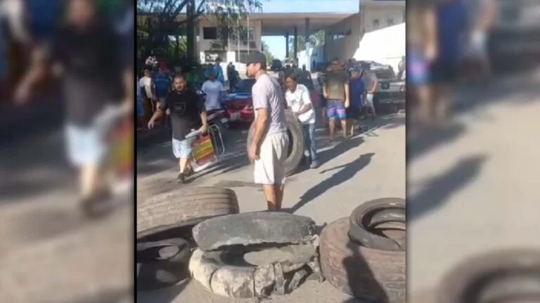 Caminhoneiros fecham lado brasileiro na fronteira com a Bolívia