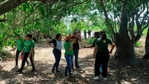 Leia mais sobre o artigo Estudantes da Escola JGP visitam APA Baía Negra e dialogam sobre preservação