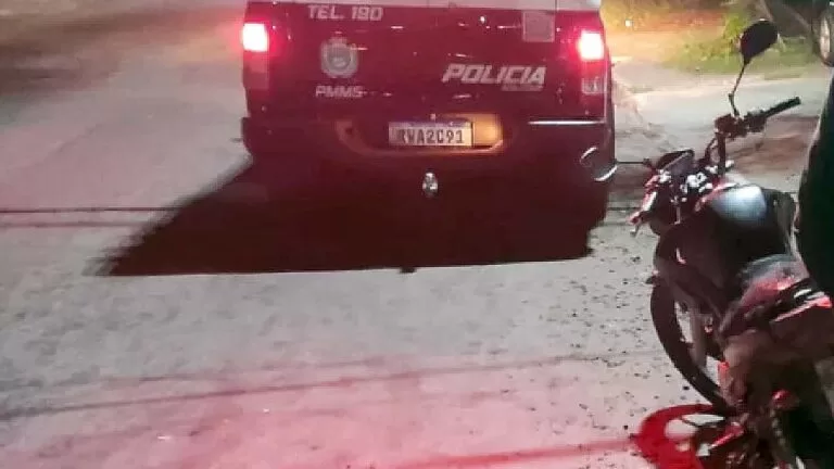 Foragido é preso após policiais desconfiarem de motociclista “ruim de roda” em Corumbá