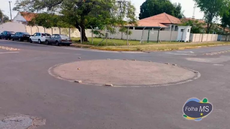 Vereador cobra prefeitura por sinalização em “rotatória” no centro da cidade