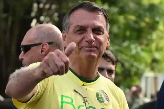 Você está visualizando atualmente Bolsonaro edita decreto que renova concessão da TV Globo por mais 15 anos