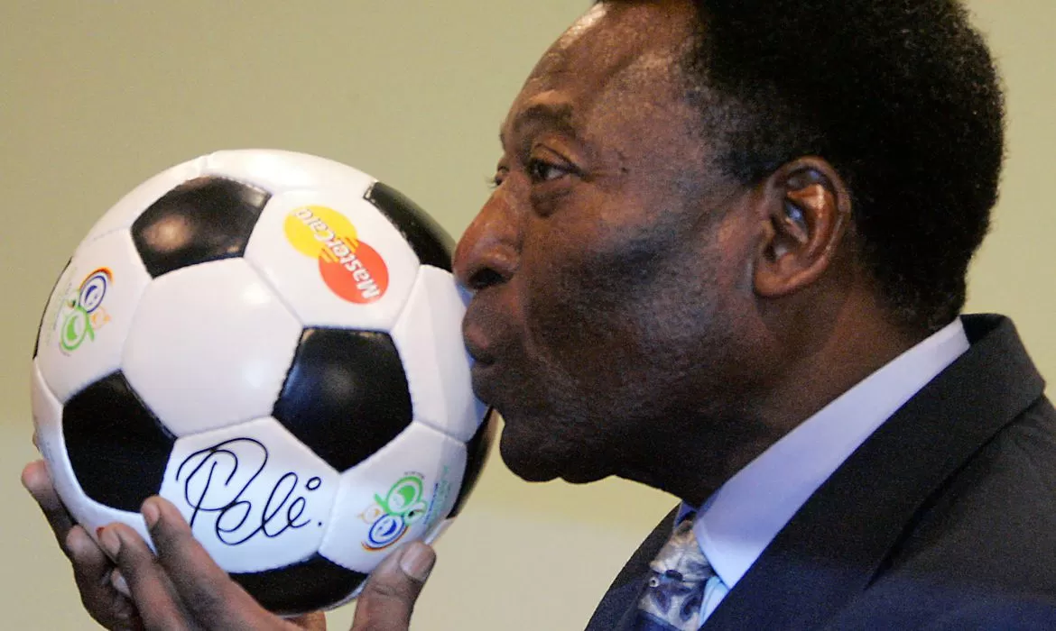 Você está visualizando atualmente Presidente decreta luto de três dias pela morte de Pelé