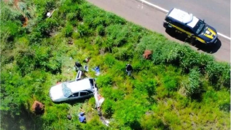 Bebê é arremessado de veículo durante fuga de traficante na BR-267