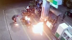 Leia mais sobre o artigo Frentistas agem rápido e impedem incêndio dentro de posto de combustível em Corumbá