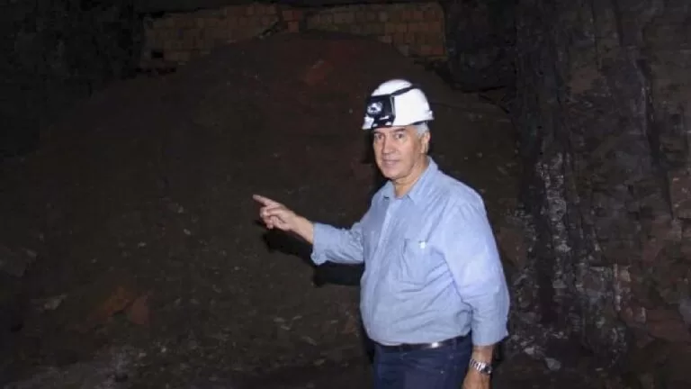 Governador visita mineradora em Corumbá e defende solução logística pela Hidrovia do Paraguai