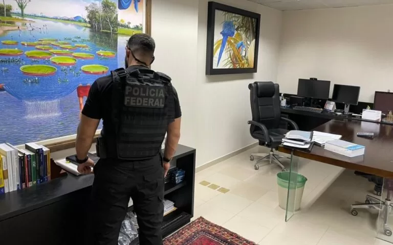 Operação leva PF ao TCE-MS, afasta cinco e mira esquema de licitações fraudulentas