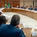 A Eduardo Riedel participa de reuniões no Palácio do Planalto e STF e repudia atos de vandalismo