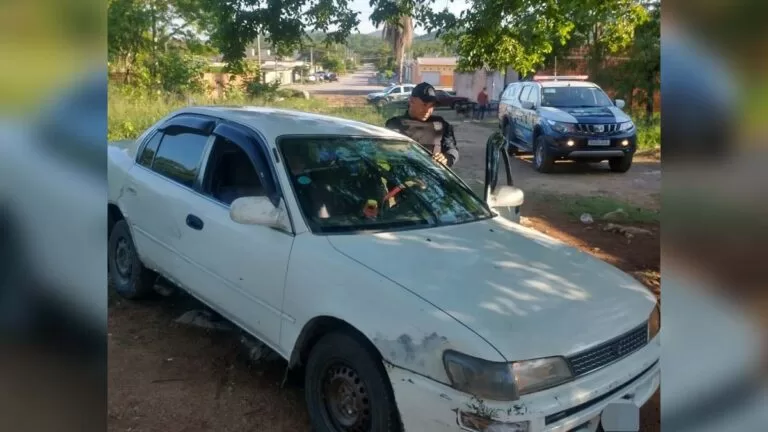 Ladrão é preso após atolar carro que furtou na parte alta de Corumbá