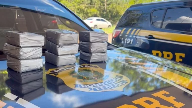 Passageiras de ônibus saem de Corumbá com 6,6 Kg de crack e são presas pela PRF na BR-262