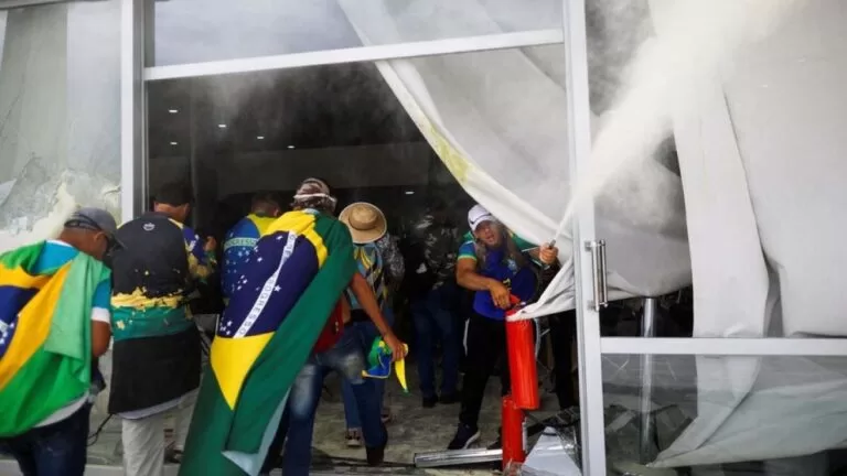 Violência contra mulher, tráfico e homicídio: os antecedentes dos golpistas a favor do lema “Deus, Pátria e família”