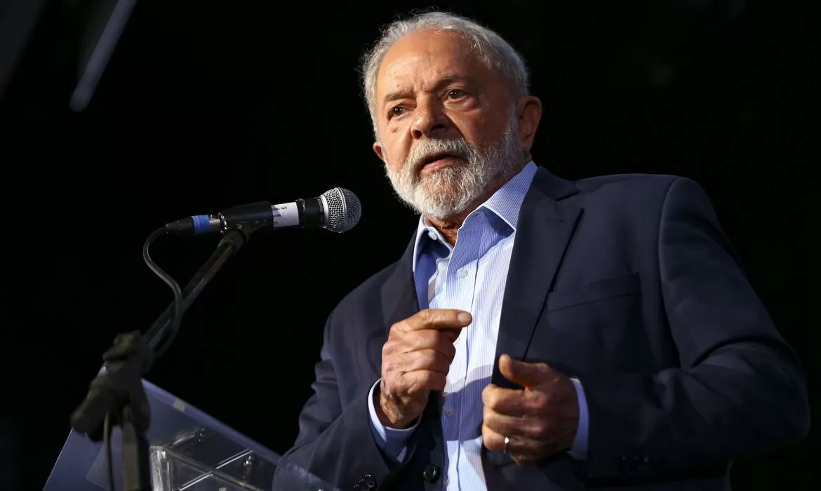 Você está visualizando atualmente Lula entra para a história da redemocratização com 3º mandato